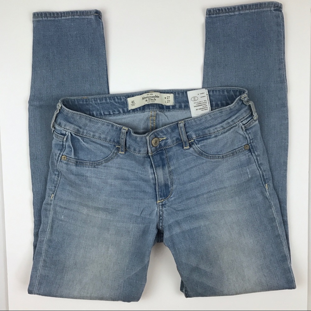 Abercrombie skinny jean size 4 short